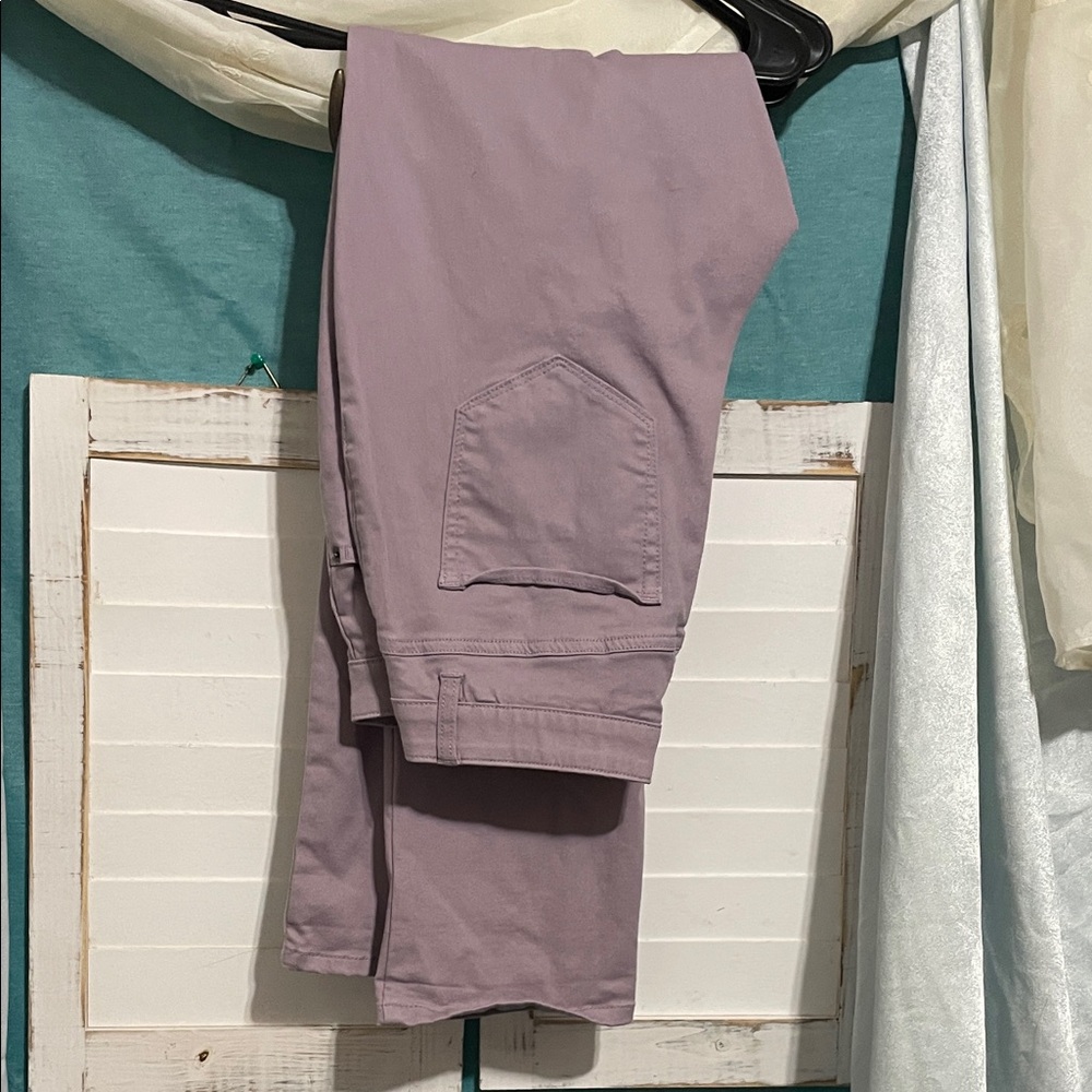 Lavender Cropped Pants